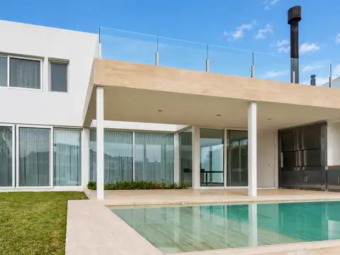 VENTA Casa - El Golf - Nordelta - al Lago