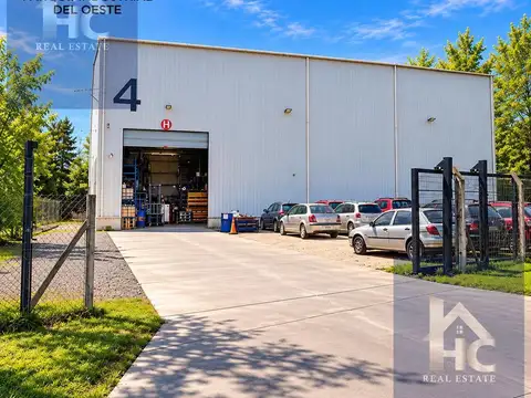 Nave Industrial de 900 m2 en Moreno - Alquiler