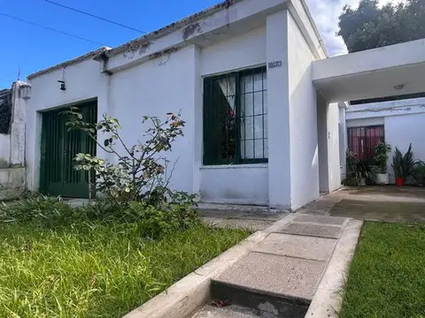 CASA A RECICLAR EN RESIDENCIAL  VELEZ SARFIELD 