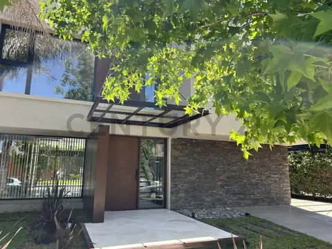 VENTA-EXCELENTE CASA A ESTRENAR EN LOTE INTERNO EN BARRIO LOS LAGOS,NORDELTA.