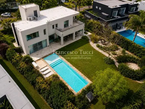 Casa en venta 7 ambientes en Terravista
