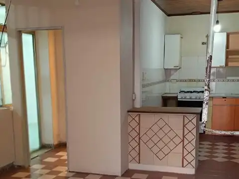 Depto Tipo Casa 2 ambientes con 1 baño