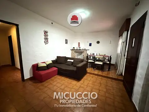 Casa 8 ambientes con 5 baños