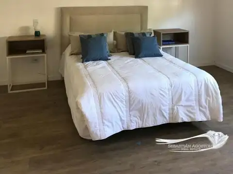 Casa en Venta con 4 cocheras