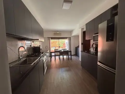 Casa en Alquiler con 1 cochera