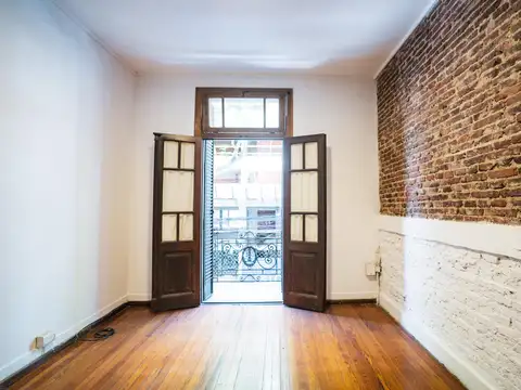 venta casa en planta alta balcarce 571 dos dormitorios con terraza