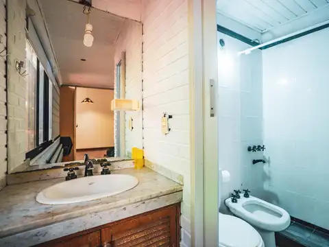 Casa en ph  PLANTA ALTA - Balcarce 500