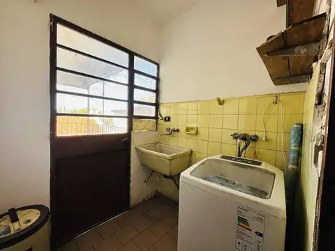Depto Tipo Casa 4 ambientes con 2 baños