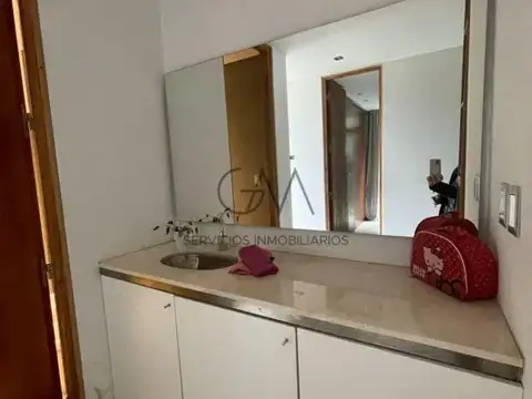 Casa en Alquiler Temporal con 2 cocheras