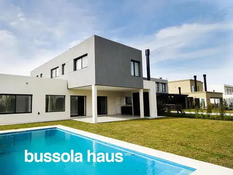 Casa en venta de 6 ambientes con pileta en Riberas Puertos Escobar
