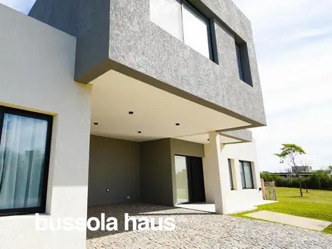 Casa 6 ambientes con 3 baños