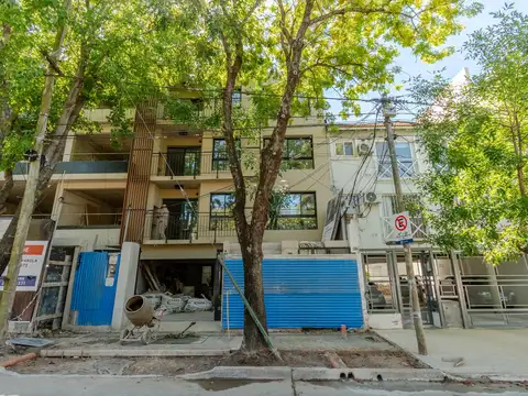 Excelente departamento de 2/3 ambientes en duplex con cochera en venta en San isidro.