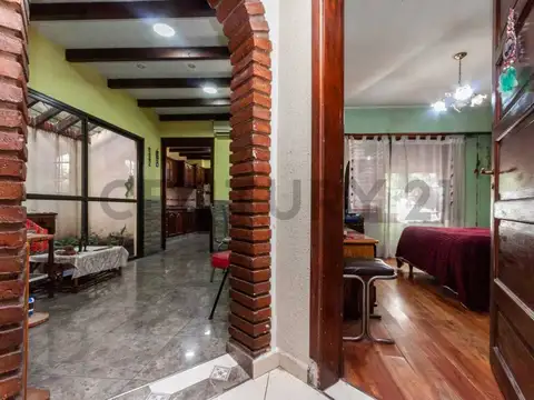 Casa 5 ambientes apto crédito – Ideal familia – Remedios de Escalada