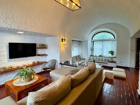 Casa 4 ambientes con 3 baños