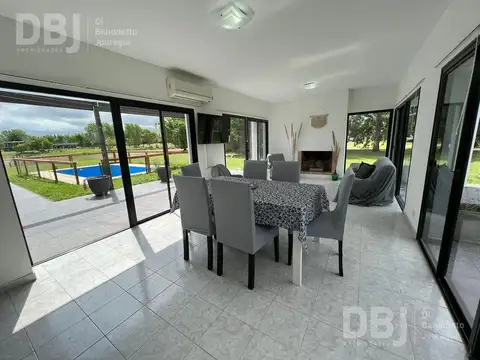 VENTA DE CASA 5 AMBIENTES EN CHASCOMUS