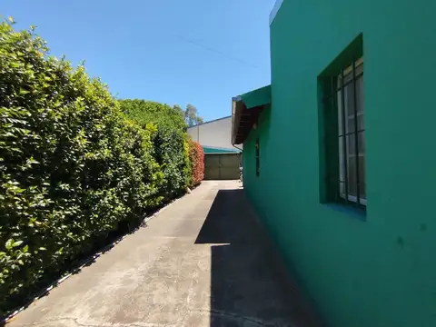 VENTA CASA CON  AMPLIO PARQUE