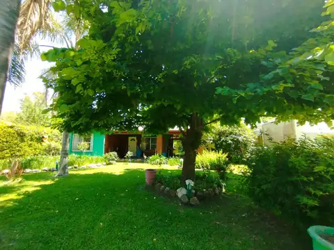 VENTA CASA CON  AMPLIO PARQUE