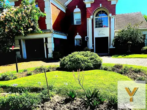 Casa en venta - 3 Dormitorios 3 Baños - Cochera - 900Mts2 - Pilar