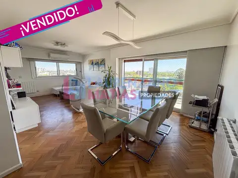 VENTA EXCELENTE 4 AMBIENTES CON BALCON, BAULERA, COCHERA, PISCINA CLIMATIZADA EN VILLA DEVOTO