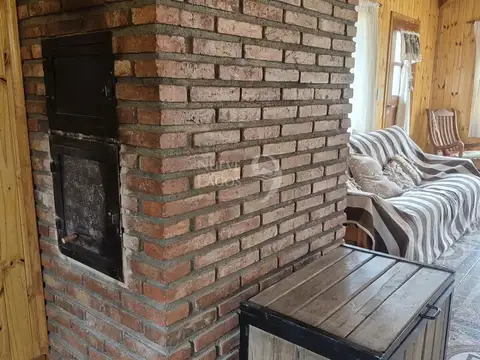 Casa y departamento a la venta cercanos al arroyo María en Villa Lago Meliquina