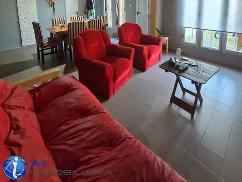Casa 4 ambientes con 2 baños