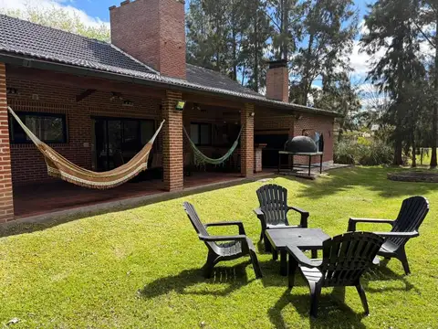 Casa 5 ambientes con 3 baños