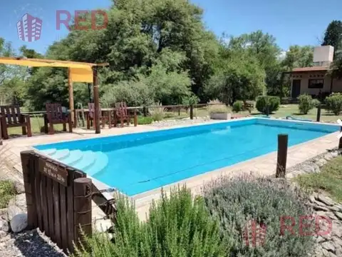 CABAÑAS + PISCINA EN TRASLASIERRA