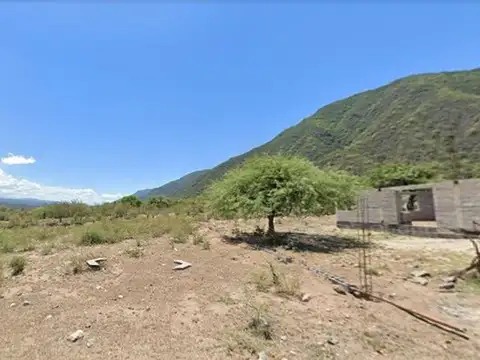 SE VENDEN 3 TERRENOS EN LA CARRERA, FRAY M. ESQUIÚ