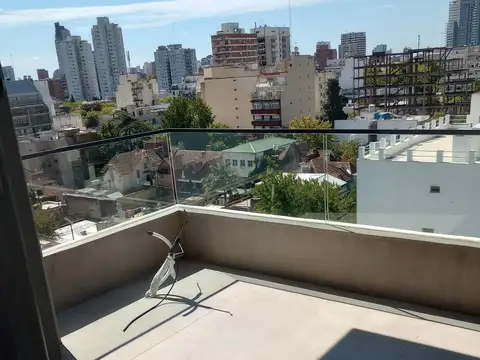 MONOAMBIENTE DE CALIDAD FRENTE BCON ATERRAZADO PARRILA