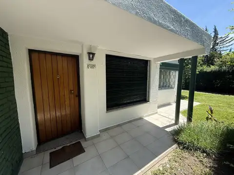 CASA | 4 AMBIENTES | GRAN JARDÍN | TRACTO ABREVIADO | TODO EN PLANTA BAJA | BARRIO BONANZA