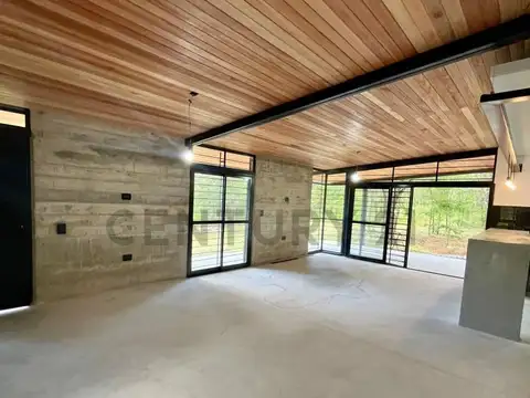 Casa 2 ambientes con 1 baño