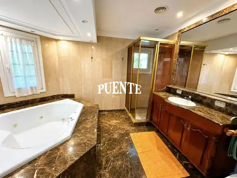 Casa 6 ambientes con 3 baños