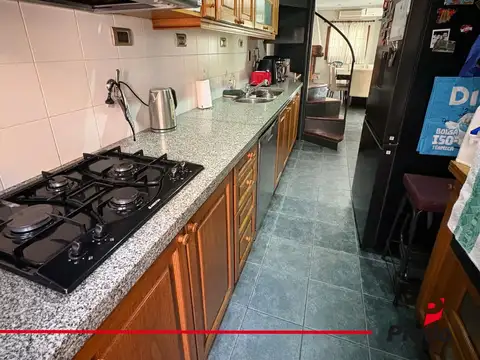 Casa 9 ambientes con 3 baños