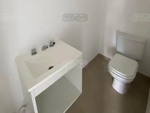 Casa en Alquiler al Oeste