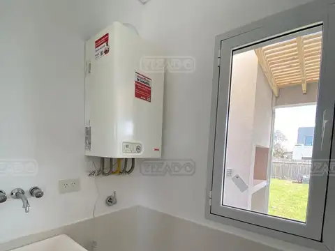 Casa 3 ambientes con 2 baños