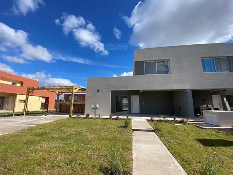 Casa  en Alquiler ubicado en Casas de Santa Guadalupe, Casas del Este, Pilar del Este