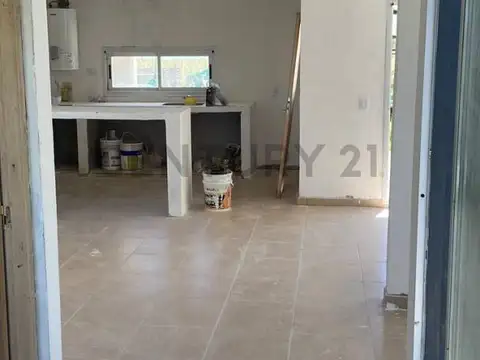 Casa 3 ambientes con 1 baño