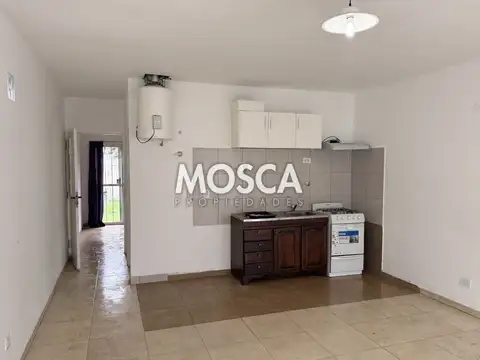 Casa 2 ambientes con 1 baño