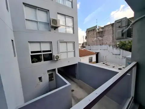ALQUILER 2 AMB BALCON PRIMER PISO