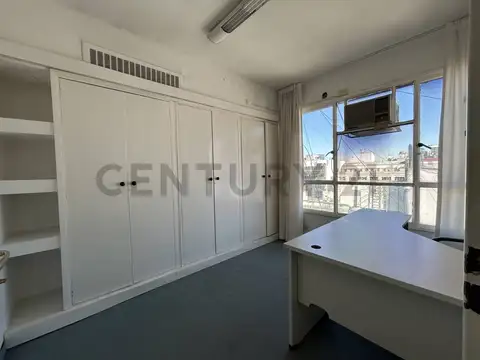 VENTA OFICINA 5 AMBIENTES EN MICROCENTRO
