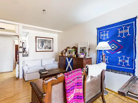 VENTA Departamento de 2 dormitorios con patio y cochera, frente a Aduana, Rosario.