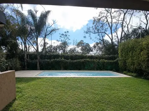 Casa en Venta con 4 cocheras