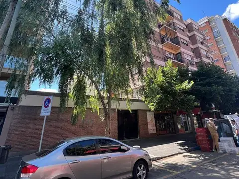 Alquiler, cochera, pleno lanusita, planta baja