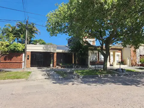 Casa en venta dentro de los 4 Bv. – Reconquista