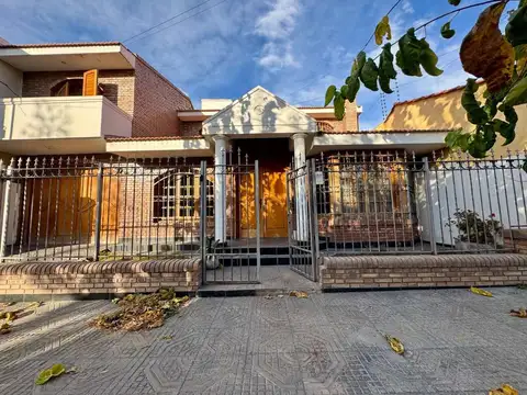 Casa de 4 habitaciones en venta en Dorrego