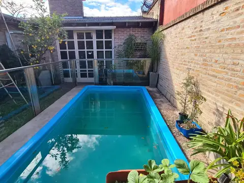 Casa 5 ambientes con 4 baños