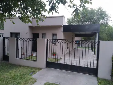 Se alquila casa en Ricardone