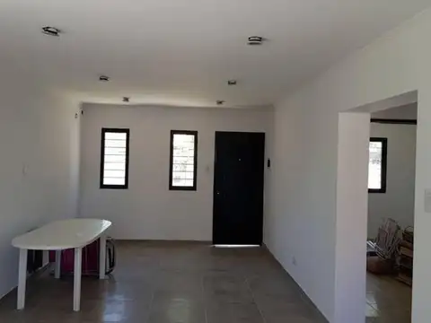 Se alquila casa en Ricardone