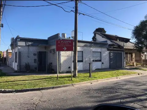 CASA TIPO PH EN VENTA -CASTELAR 