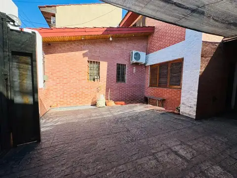 Casa 6 ambientes con 1 baño